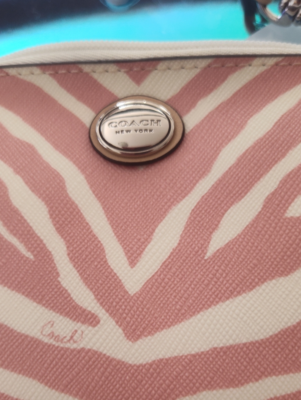 Coach Pink Zebra Peyton/ Animal Print Wristlet Leather Strap 4 X 6 F52529 RARE - Picture 4 of 6